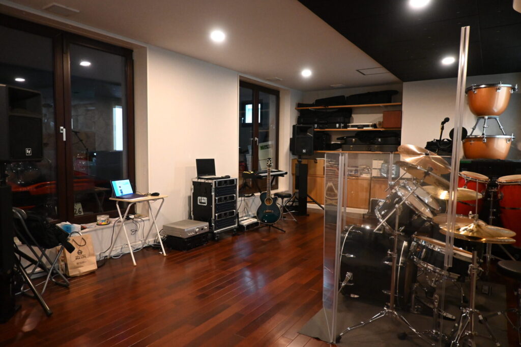 自宅を改装し、レンタルも可能なレコーディングスタジオをつくる