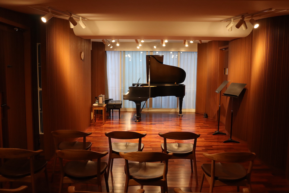 「自宅でグランドピアノを弾きたい」から始まった、夢の音楽ホール