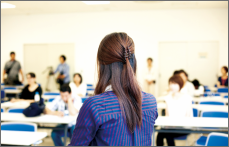 講師の声が後ろまで明瞭に届きます