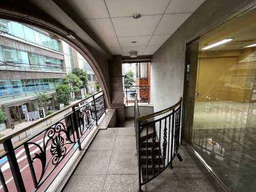 教育を支持する設計士さんの下、環境スペースに依頼を決定