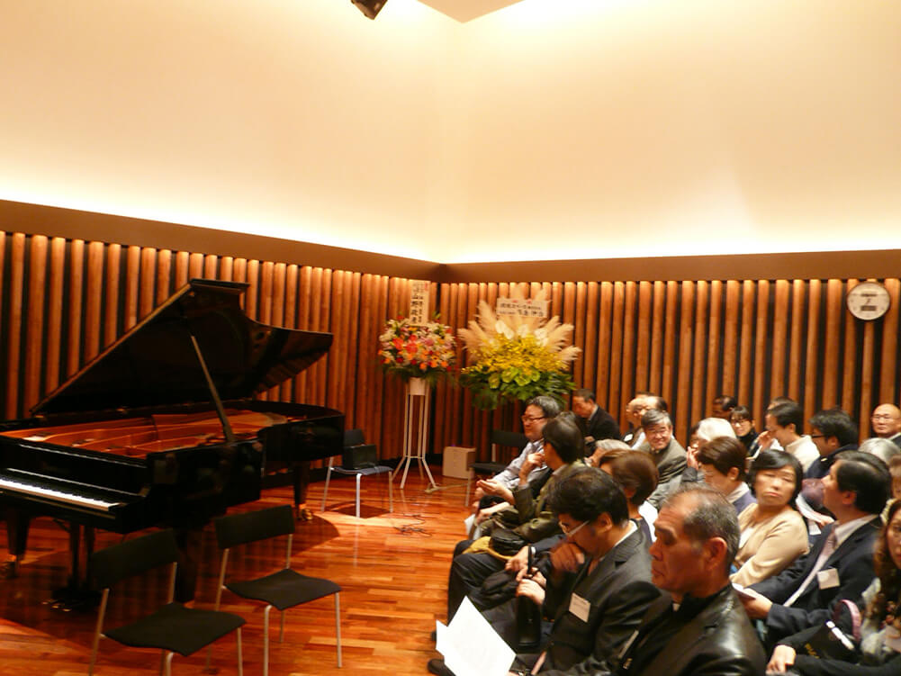 音楽ホール フェリーチェ様