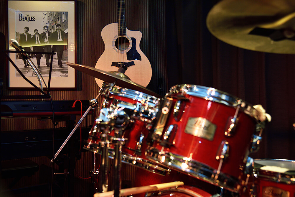 ミュージックバー・  アン・ルーリー様